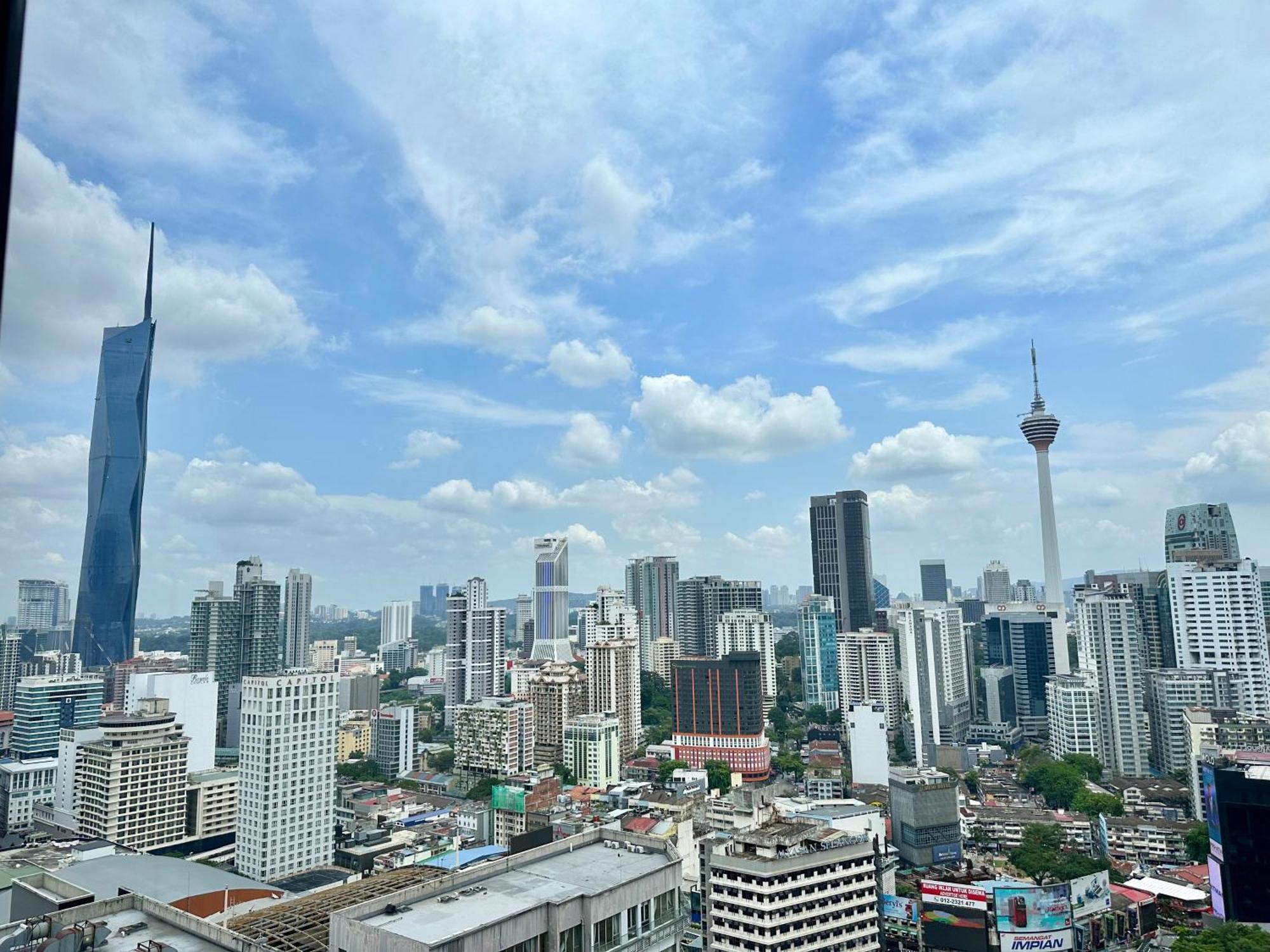 קואלה לומפור Eaton Service Apartment At Klcc מראה חיצוני תמונה