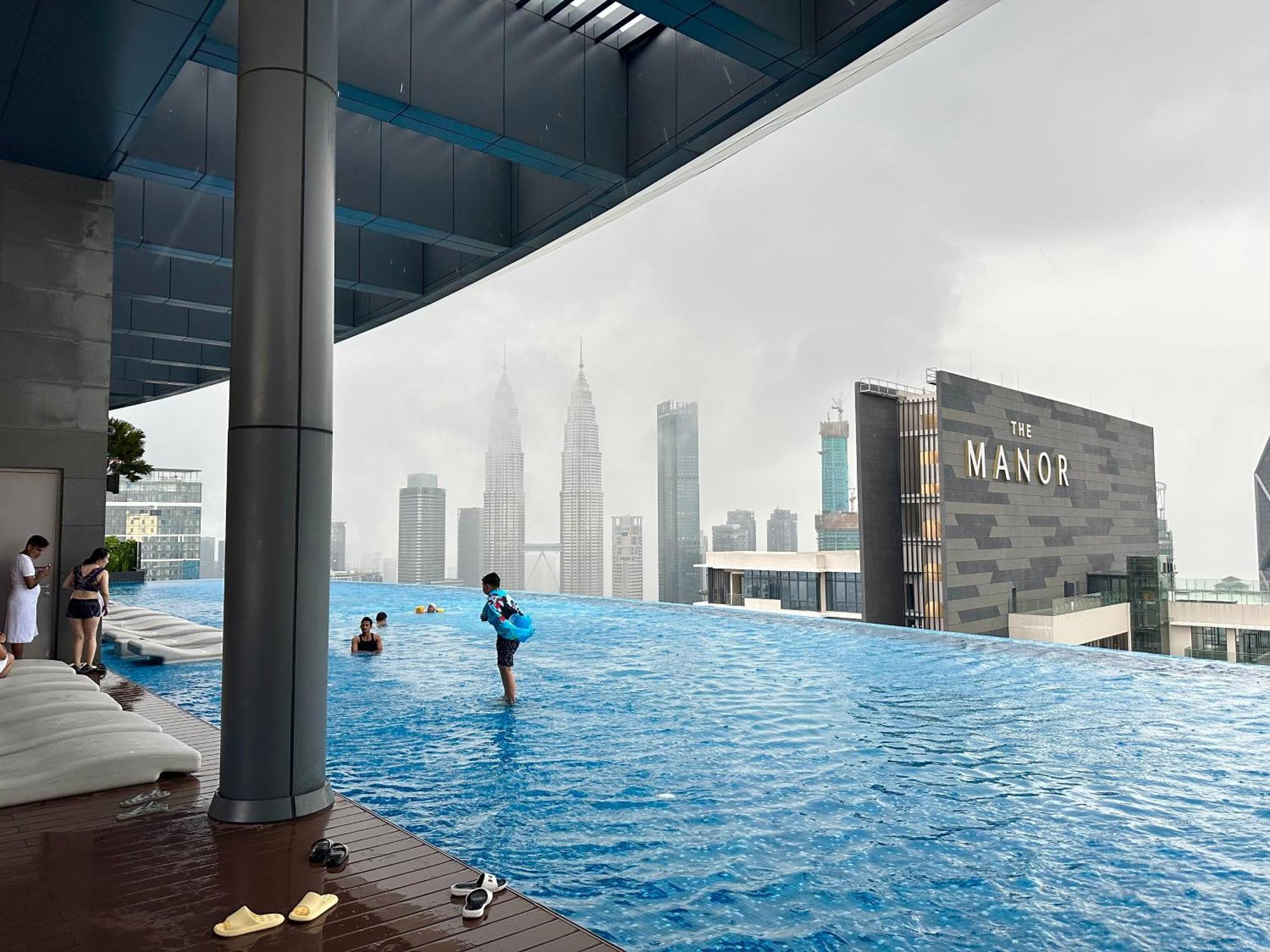 קואלה לומפור Eaton Service Apartment At Klcc מראה חיצוני תמונה